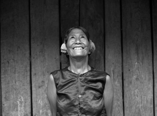Laval_femme_La_Hu_district_Muong_Tê_2013 copie